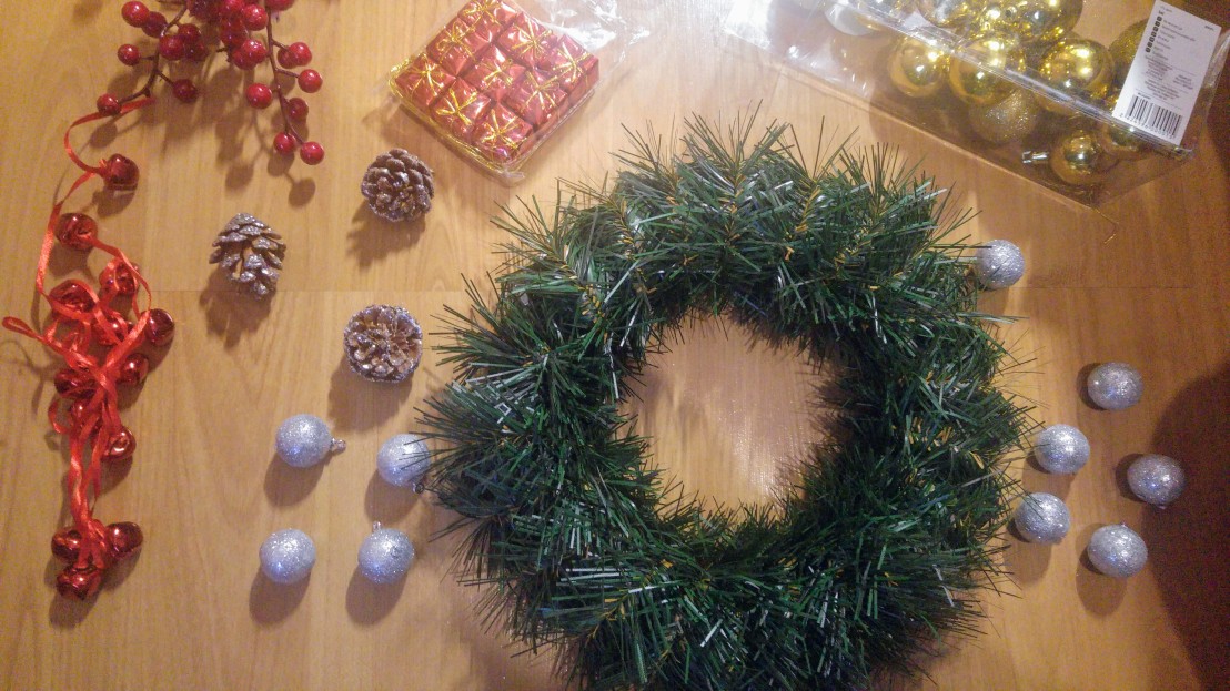 Plain Christmas wreath, silver and gold baubles