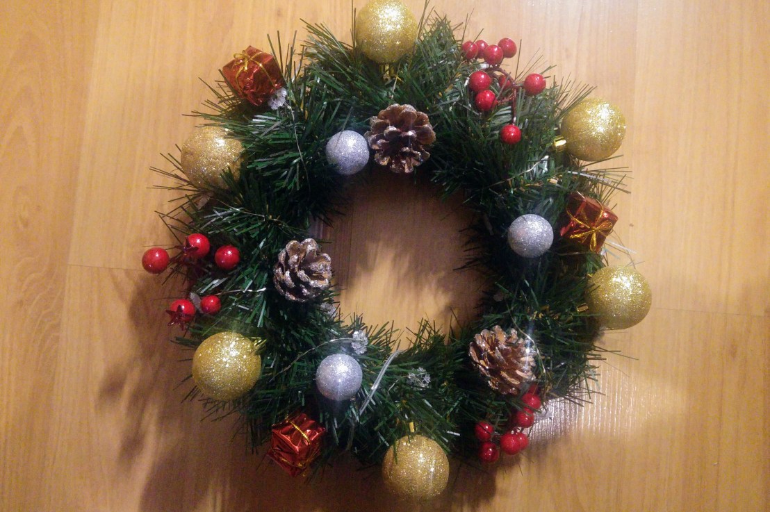 Christmas Home Decor DIY – Wreaths and Garlands