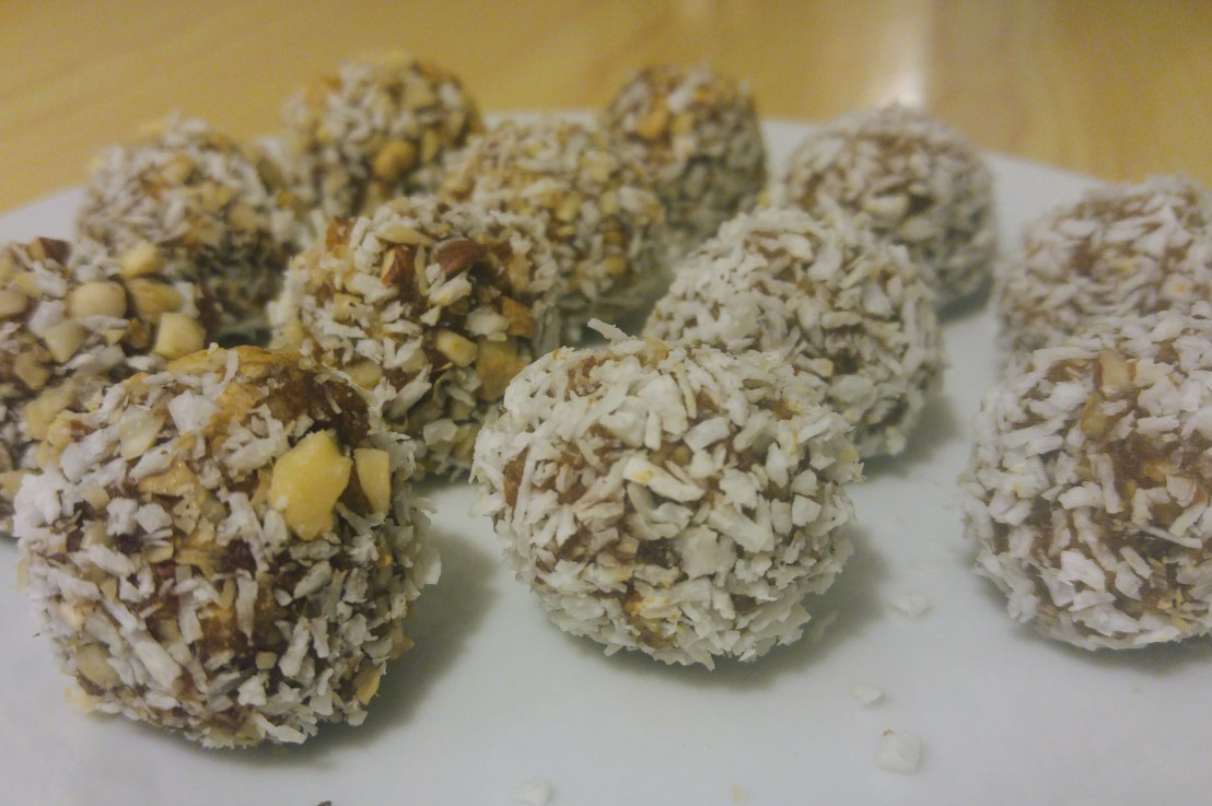 Healthy Snacks – Date Energy Balls&nbsp;[Fit]