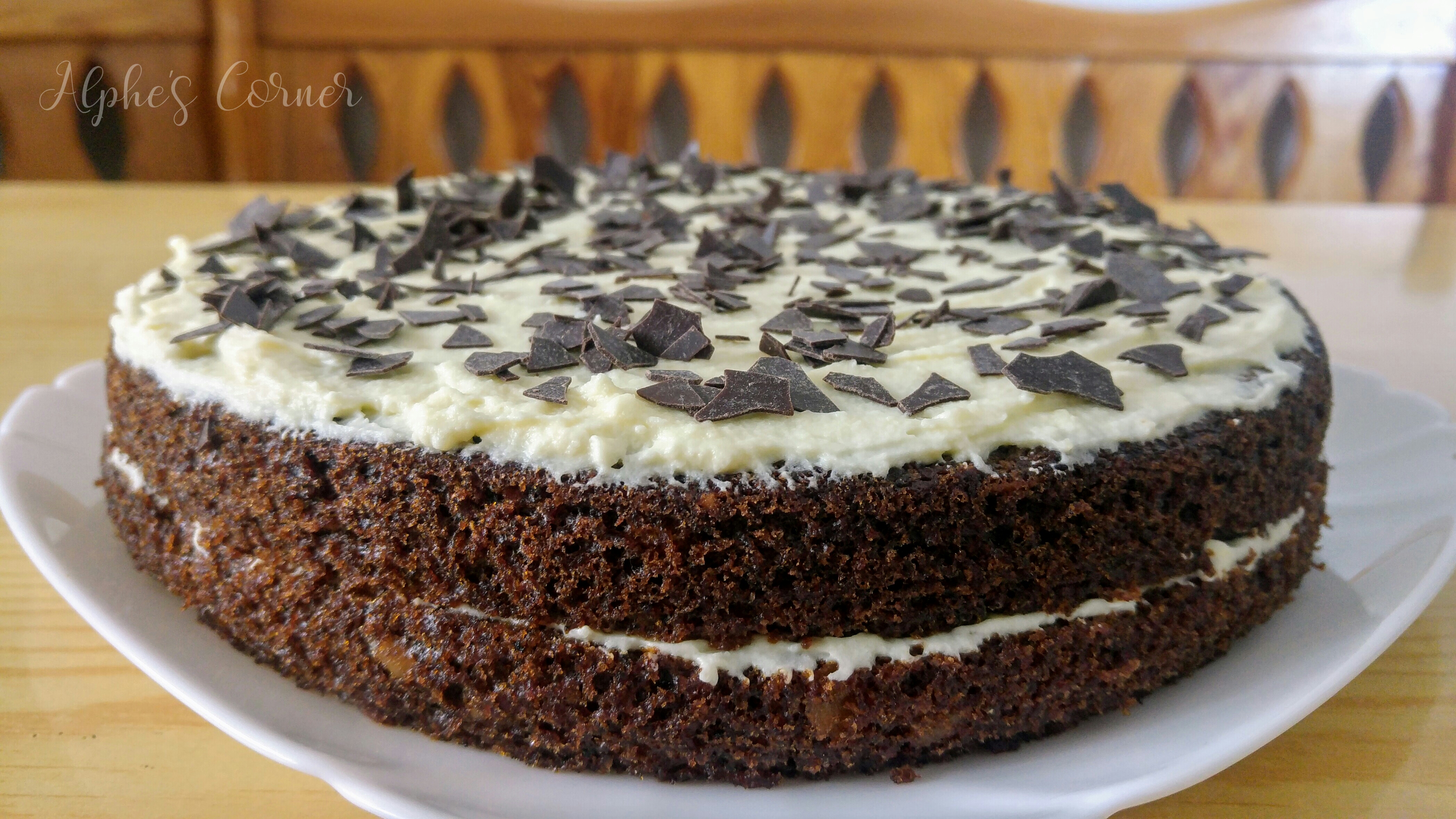 Finished white chocolate carrot cake, view from the side