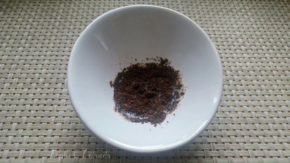 DIY lip scrubs - coffee