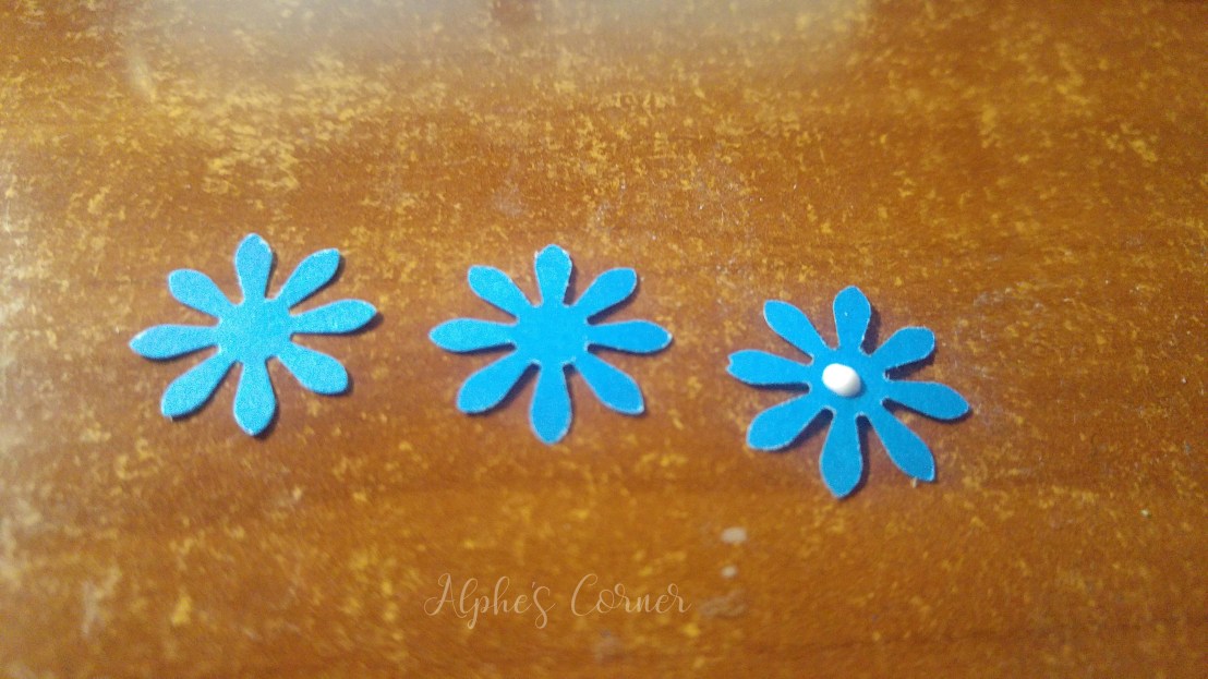 Mini paper flowers - three layers