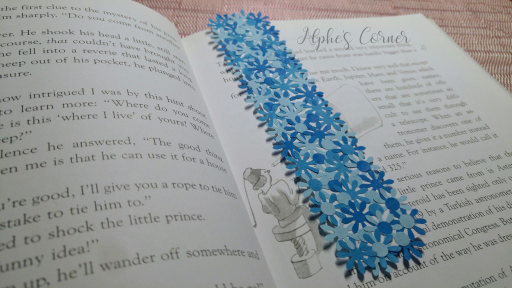 Simple DIY flower bookmarks - using the bookmark