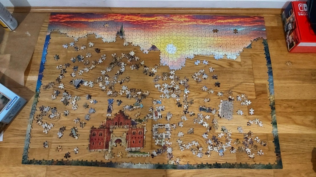 Home activities - jigsaw puzzles - 2000 piece castle