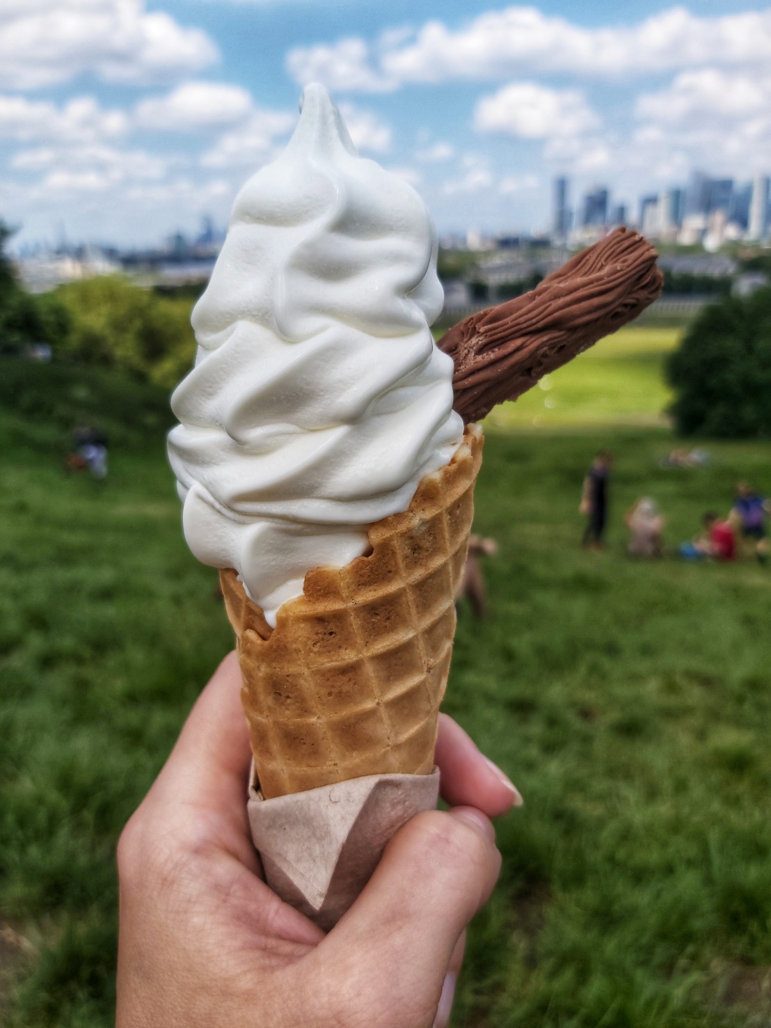 Flake 99 Ice Cream and London Panorama
