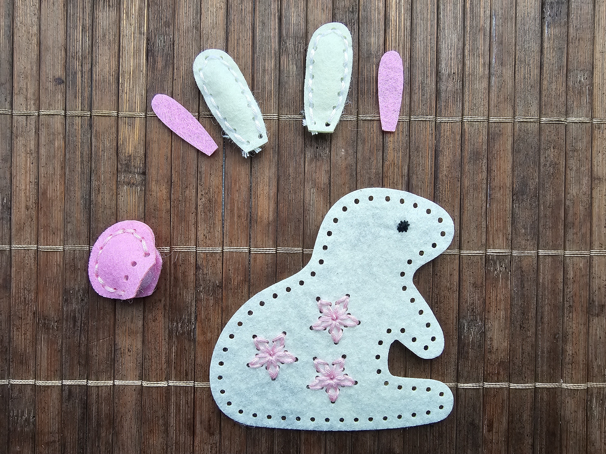 DIY Felt Bunny Ornament – Easter Craft – Alphe's Corner