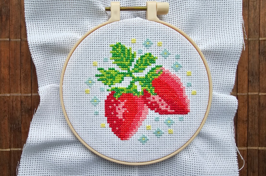 DIY Mini Cross Stitch Kit – Strawberries – Beginner Friendly&nbsp;Crafts