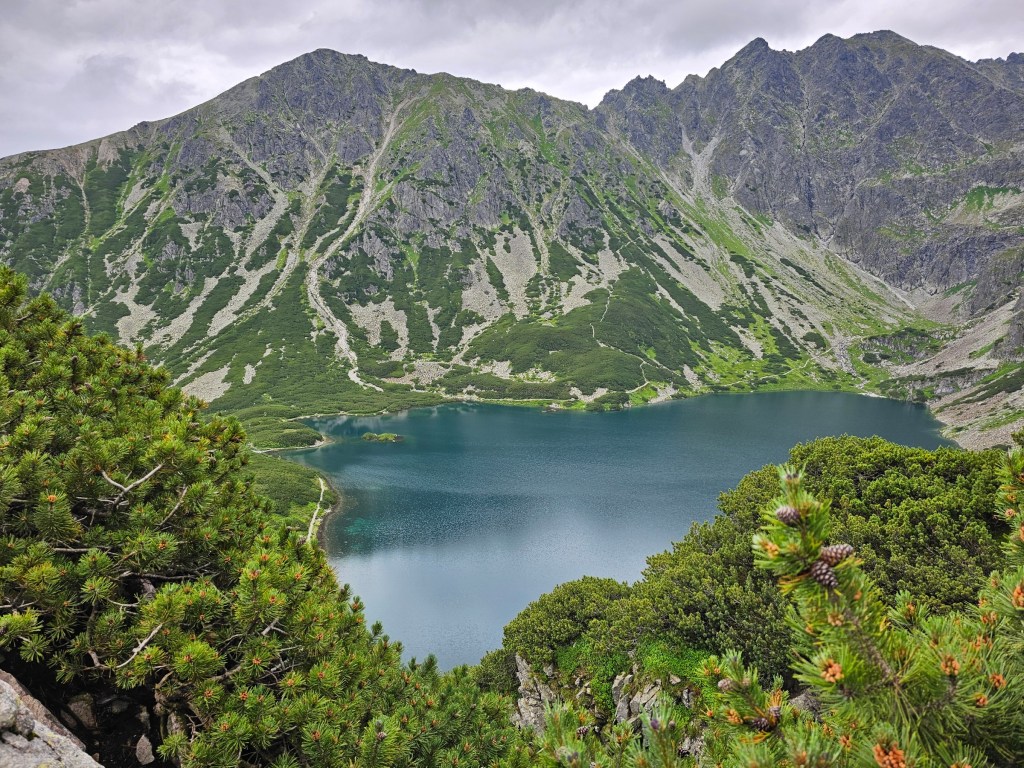 Czarny Staw Gasienicowy seen from the trail to Karb.