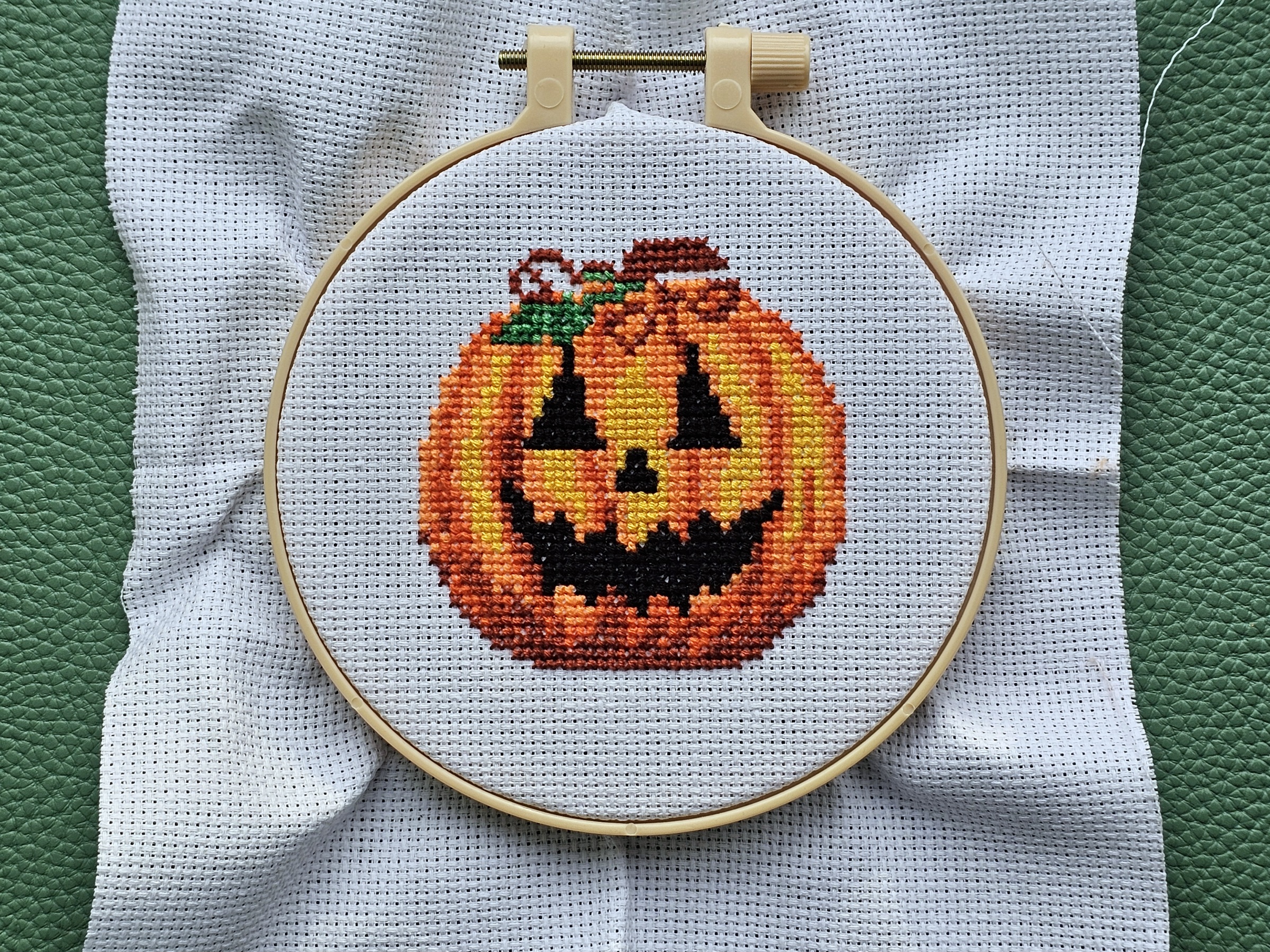DIY Mini Cross Stitch Kit – Pumpkin – Halloween Crafts – Alphe's