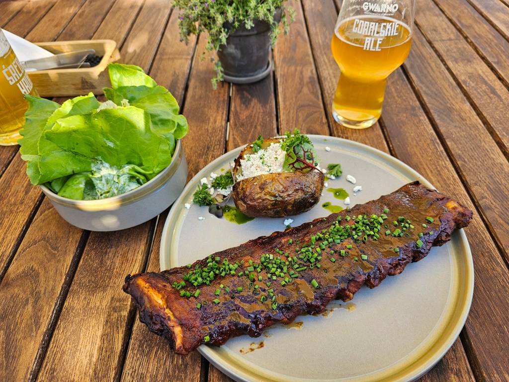 Glazed ribs in Gwarno restaurant