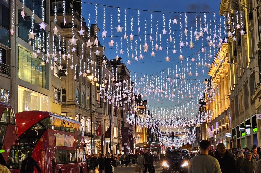London In Photos – Christmas 2025 – Winter Wonderland, Oxford Street, Regent Street, Kew Gardens, Luxury&nbsp;Stores