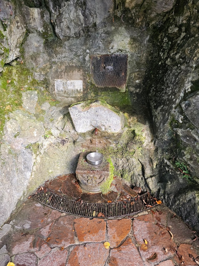 A tiny fountain in Brunate, near Como