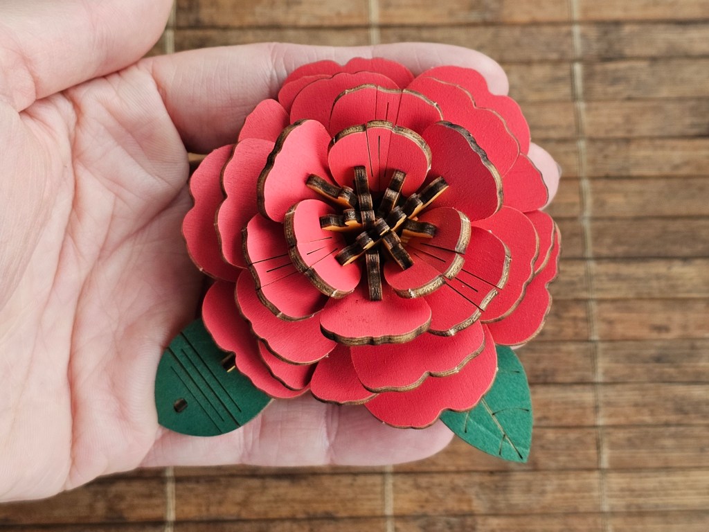 Assembled 3D wooden red camellia