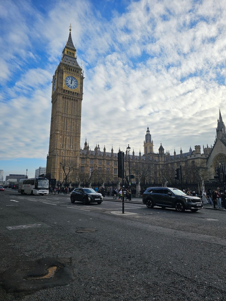 Big Ben, London. Photo taken in daylight.