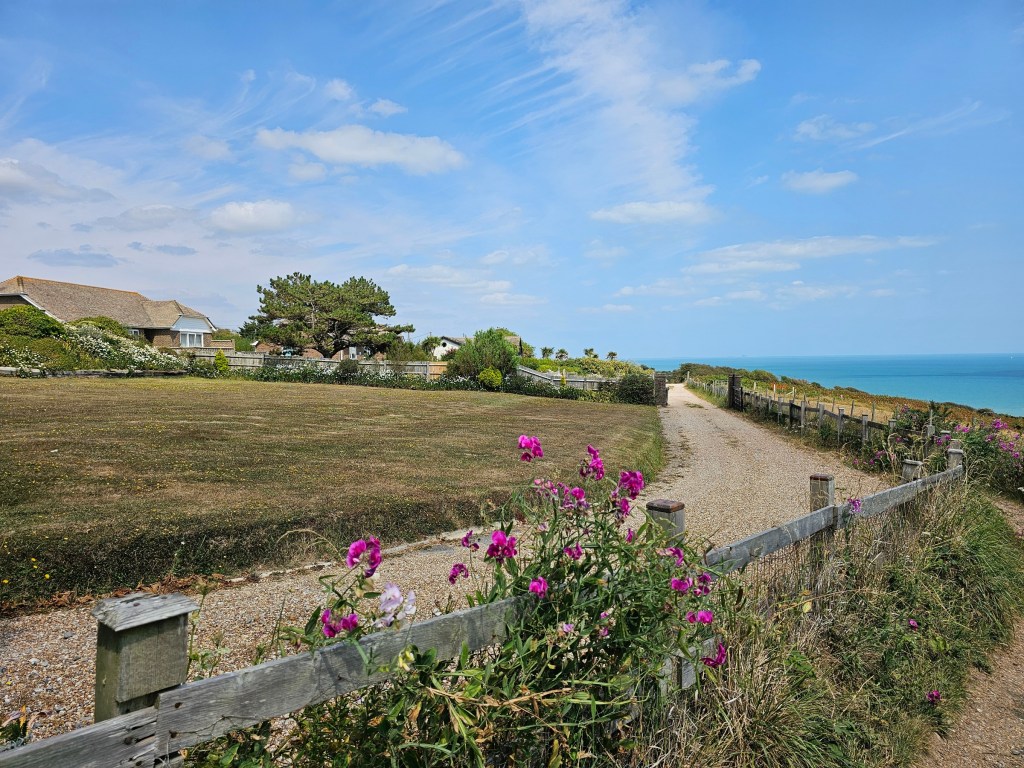 Residential area of Fairlights on top of a cliff