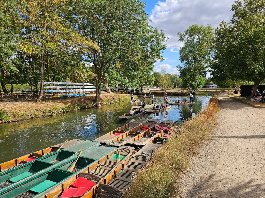 Punting on River Cherwell in Oxford
