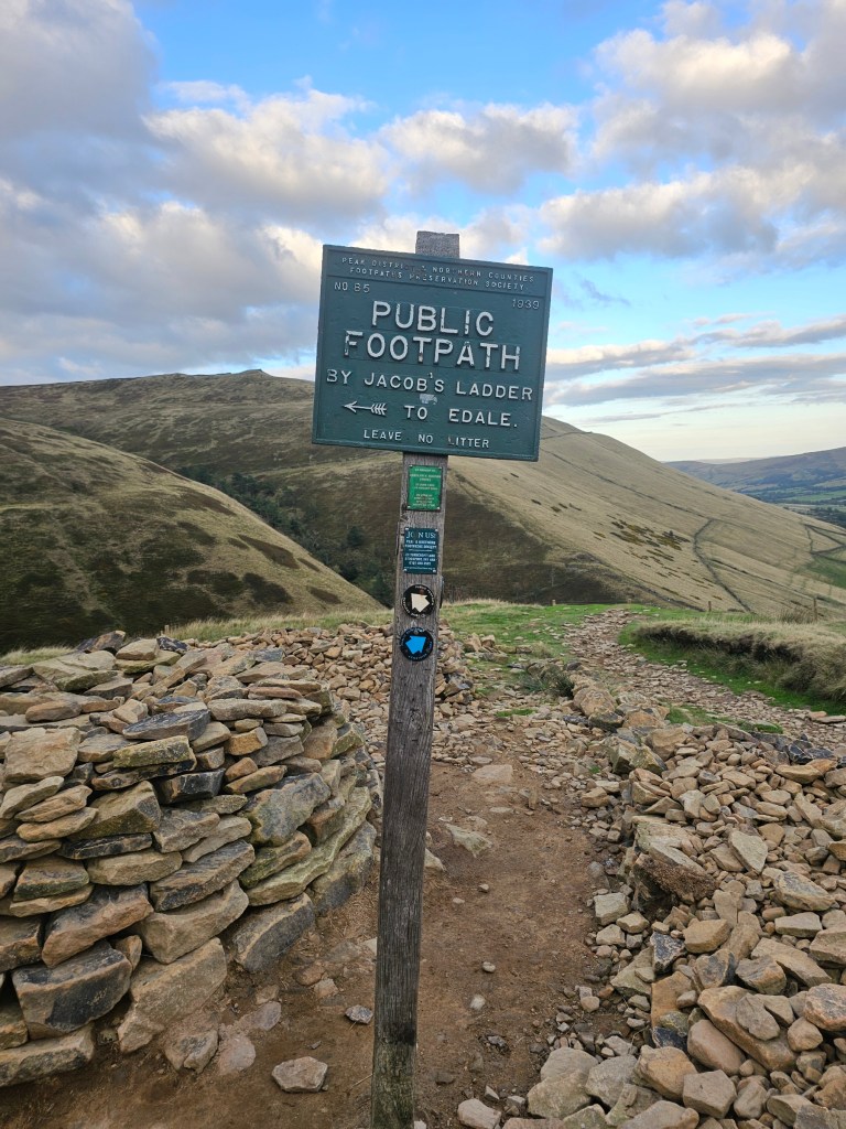 Signpost with paths from Kinder Scout to Edale via Jacob's Ladder